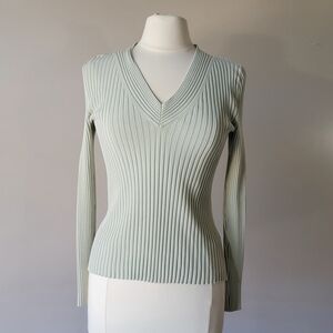 Chaus V-Neck Sweater - Light Green, Silk, Size M GUC